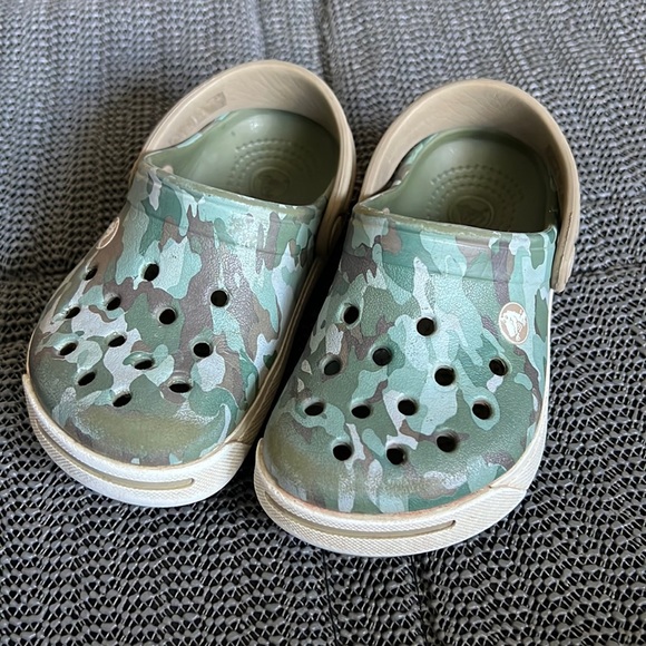 Toddler crocs - Picture 1 of 2